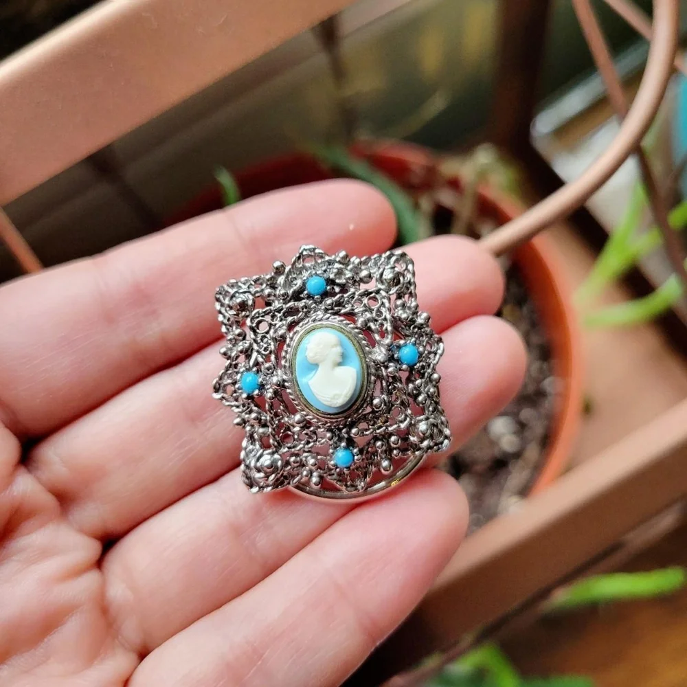 Vintage Silver Ornate Cameo Blue Stone Lapel Brooch Pin Scarf Clip